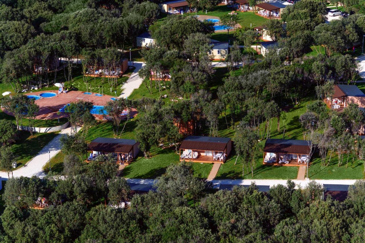 Maistra Camping Polari Mobile Homes Ровинь Экстерьер фото